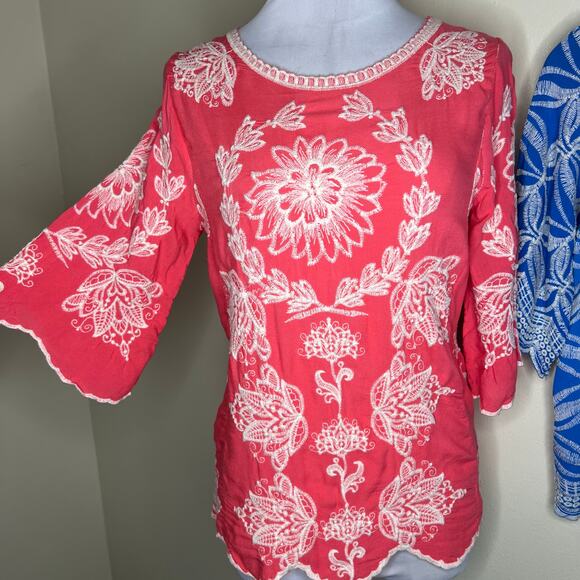 BUNDLE OF 2 Solitaire Top MEDIUM Embroidered Pink Blue Crewneck Scalloped Boho - Picture 4 of 11